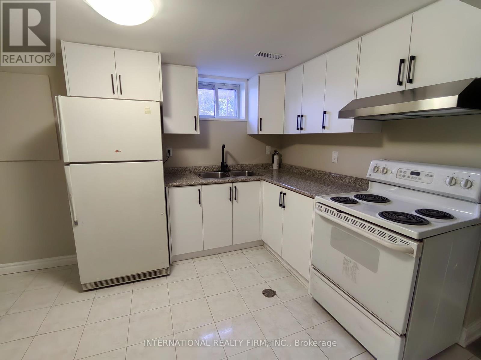 463 Rossland Road E, Oshawa, Ontario  L1G 2X3 - Photo 15 - E12441357