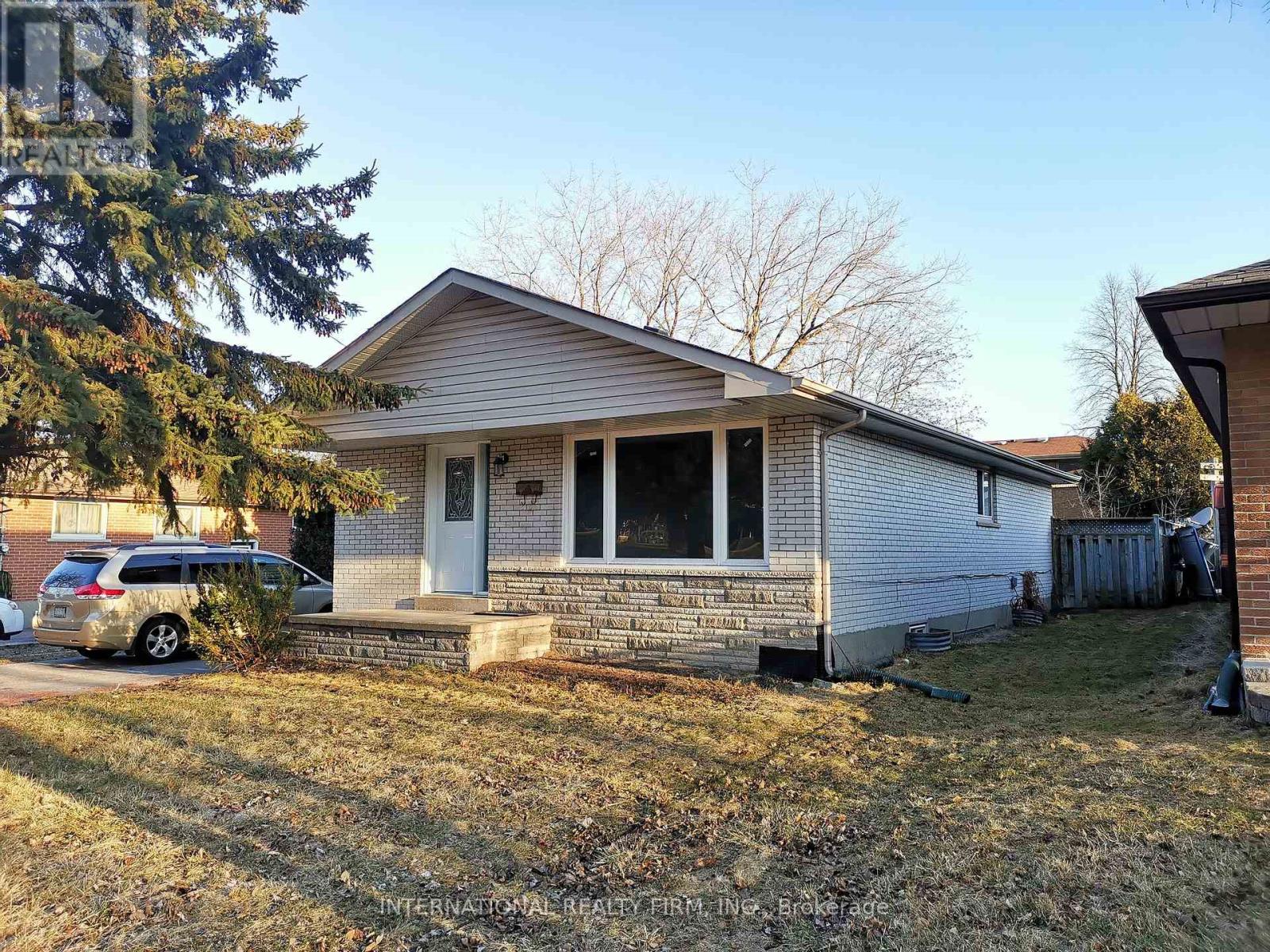 463 Rossland Road E, Oshawa, Ontario  L1G 2X3 - Photo 21 - E12441357