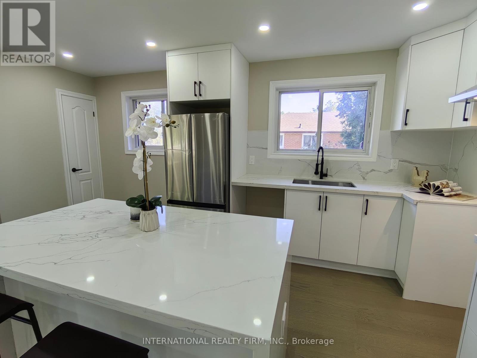 463 Rossland Road E, Oshawa, Ontario  L1G 2X3 - Photo 5 - E12441357