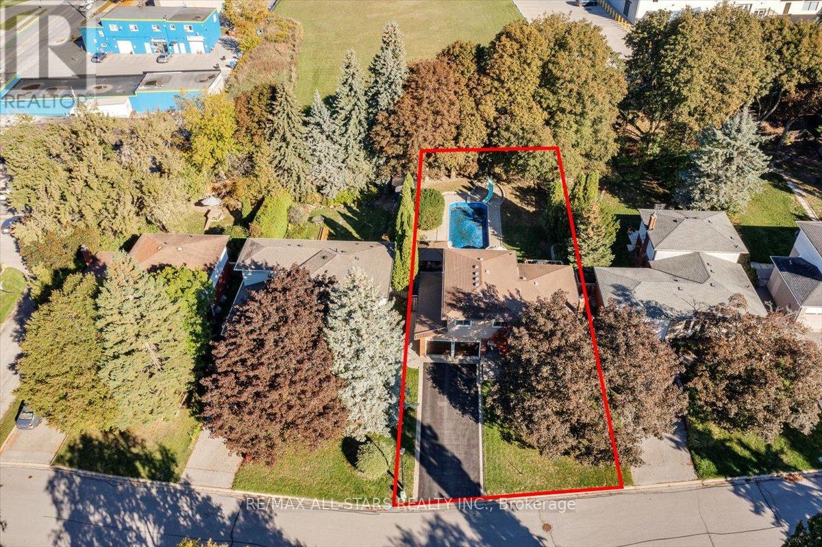 811 Grace Street S, Newmarket, Ontario  L3Y 2L6 - Photo 2 - N12441301