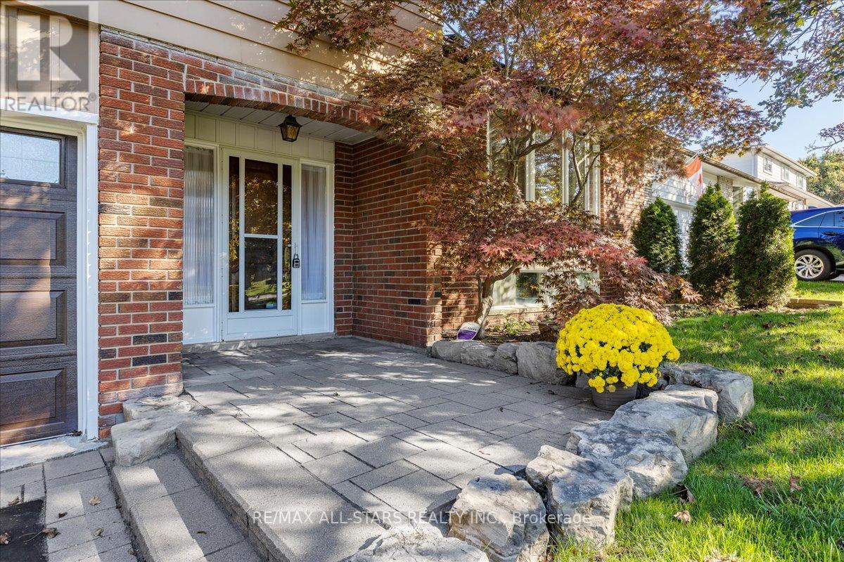811 Grace Street S, Newmarket, Ontario  L3Y 2L6 - Photo 3 - N12441301