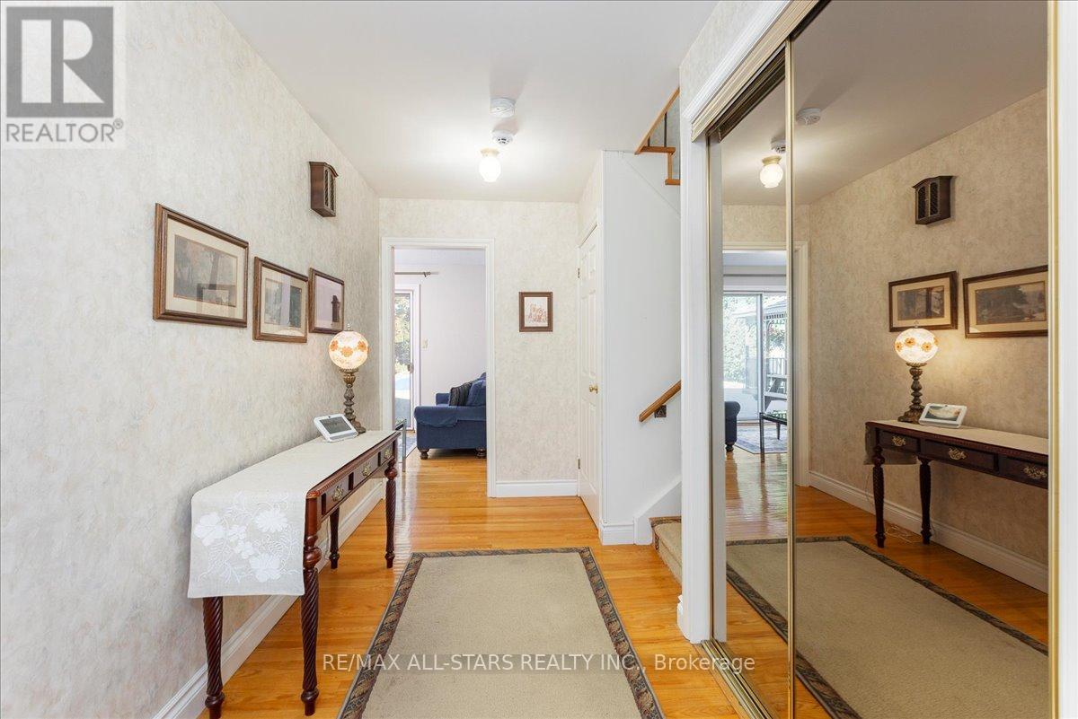 811 Grace Street S, Newmarket, Ontario  L3Y 2L6 - Photo 4 - N12441301