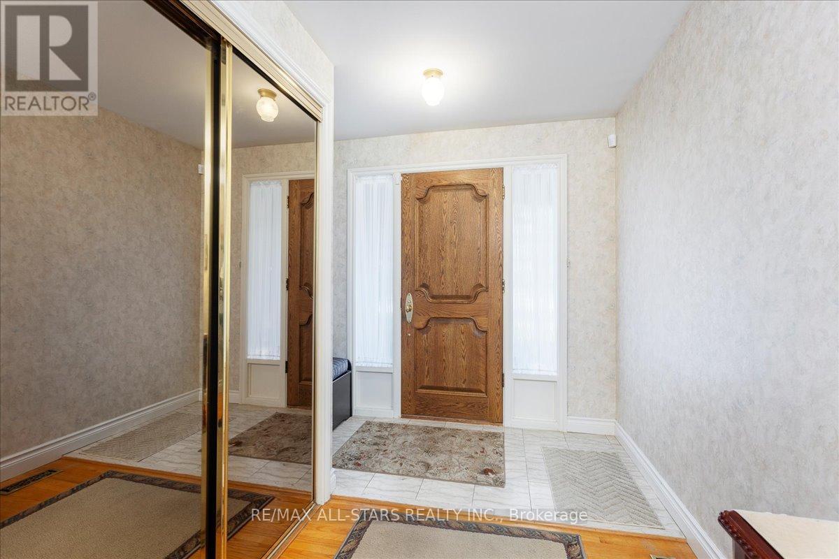 811 Grace Street S, Newmarket, Ontario  L3Y 2L6 - Photo 5 - N12441301