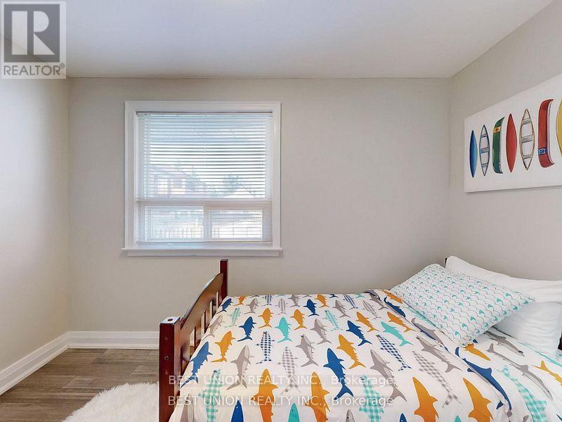 184 Lawrence Avenue, Richmond Hill, Ontario  L4C 1Z5 - Photo 22 - N12441333