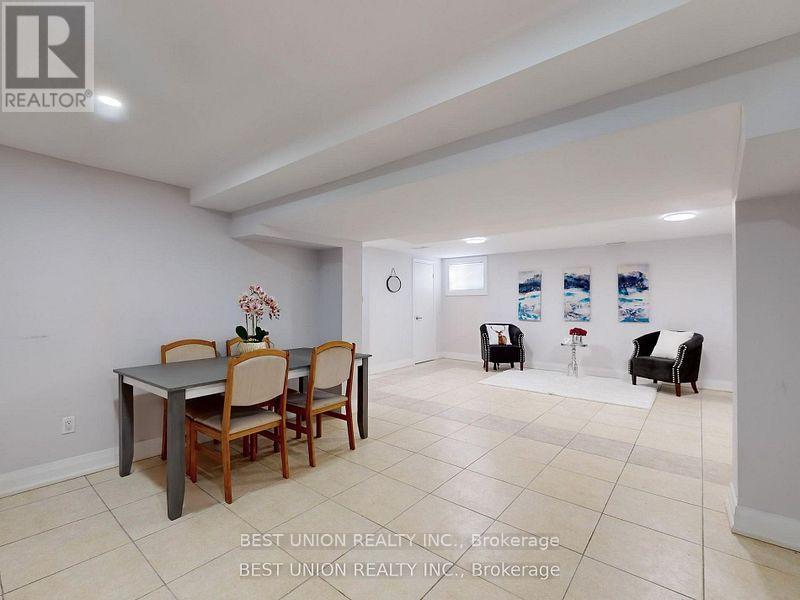 184 Lawrence Avenue, Richmond Hill, Ontario  L4C 1Z5 - Photo 27 - N12441333