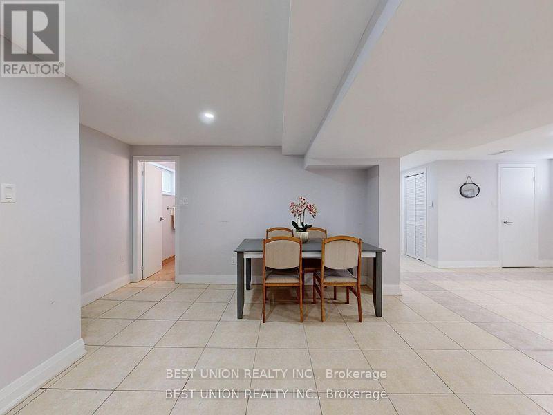 184 Lawrence Avenue, Richmond Hill, Ontario  L4C 1Z5 - Photo 28 - N12441333