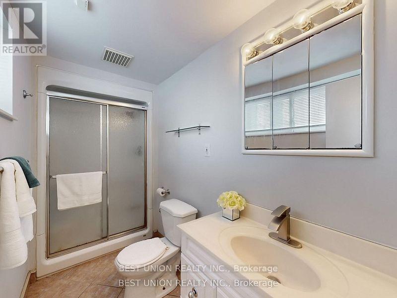 184 Lawrence Avenue, Richmond Hill, Ontario  L4C 1Z5 - Photo 32 - N12441333