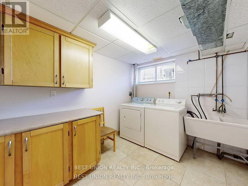 184 Lawrence Avenue, Richmond Hill, Ontario  L4C 1Z5 - Photo 33 - N12441333