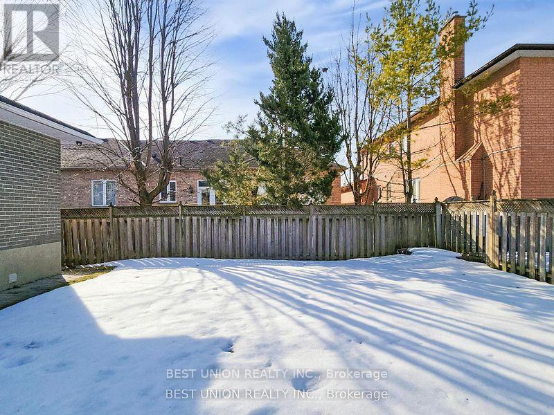 184 Lawrence Avenue, Richmond Hill, Ontario  L4C 1Z5 - Photo 35 - N12441333