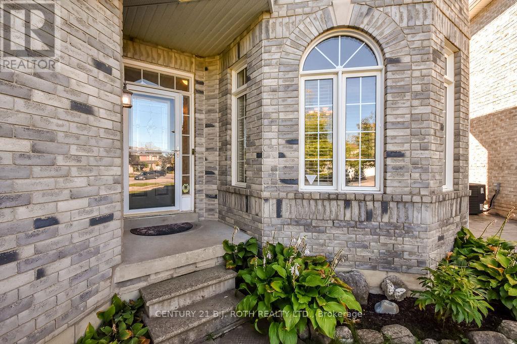 1970 Webster Boulevard, Innisfil (Alcona), Ontario  L9S 2A5 - Photo 4 - N12441362