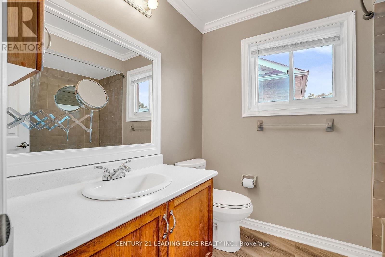 21 Brushwood Crescent, Barrie, Ontario  L4N 7G6 - Photo 27 - S12441312