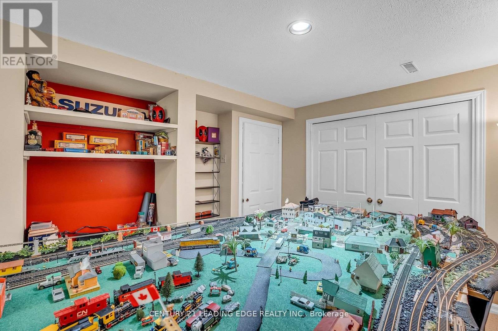 21 Brushwood Crescent, Barrie, Ontario  L4N 7G6 - Photo 38 - S12441312