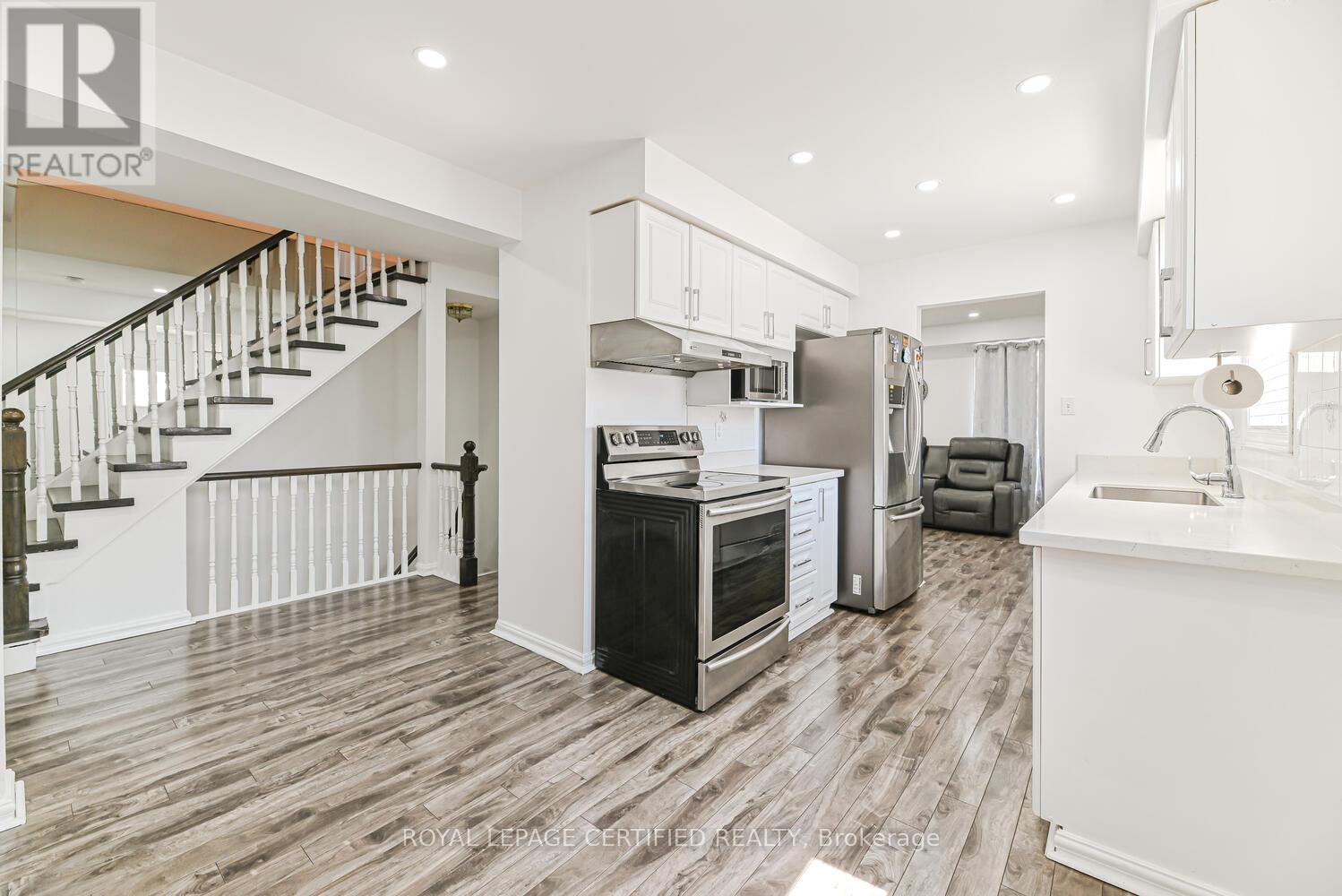 37 Newbridge Crescent, Brampton, Ontario  L6S 4B5 - Photo 10 - W12229038