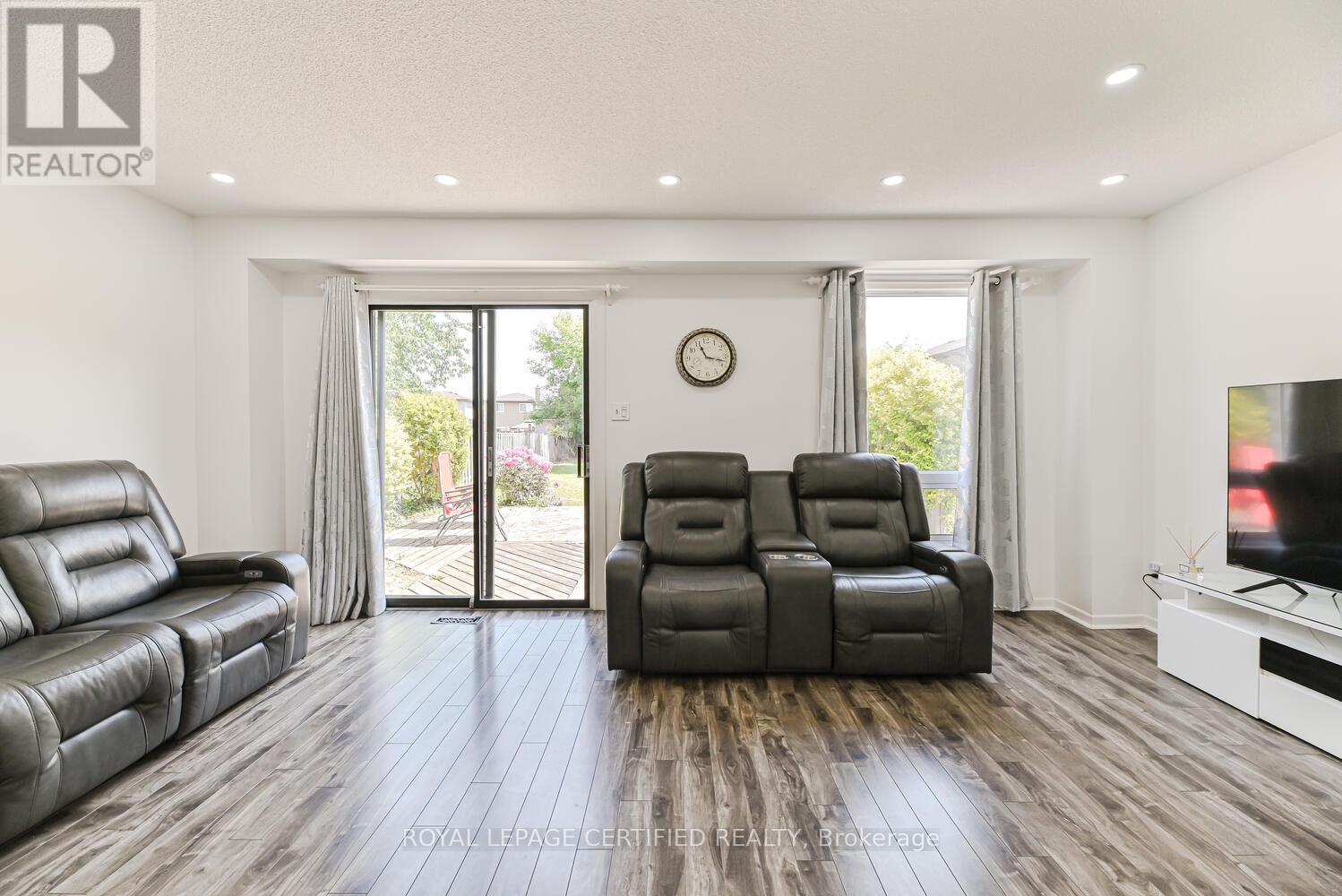 37 Newbridge Crescent, Brampton, Ontario  L6S 4B5 - Photo 16 - W12229038