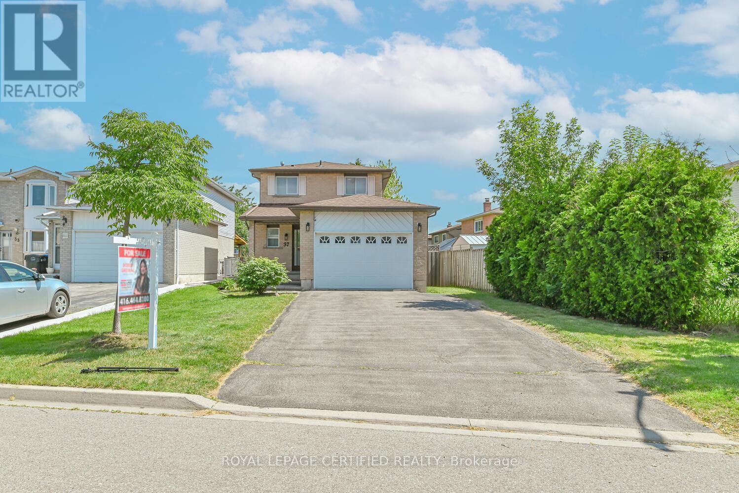37 Newbridge Crescent, Brampton, Ontario  L6S 4B5 - Photo 2 - W12229038