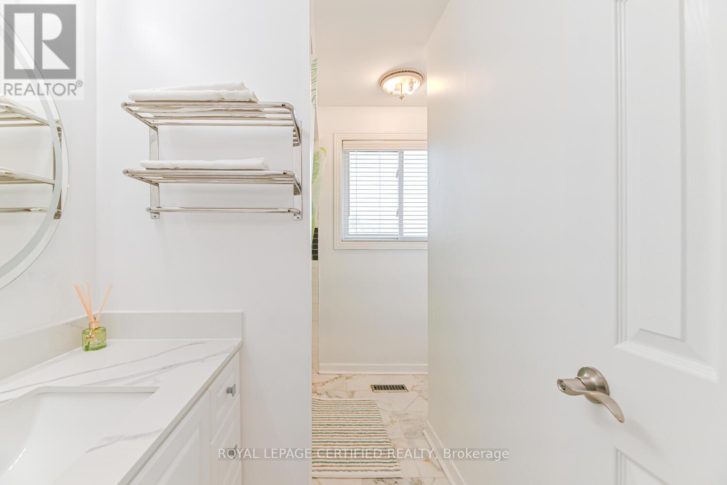 37 Newbridge Crescent, Brampton, Ontario  L6S 4B5 - Photo 26 - W12229038