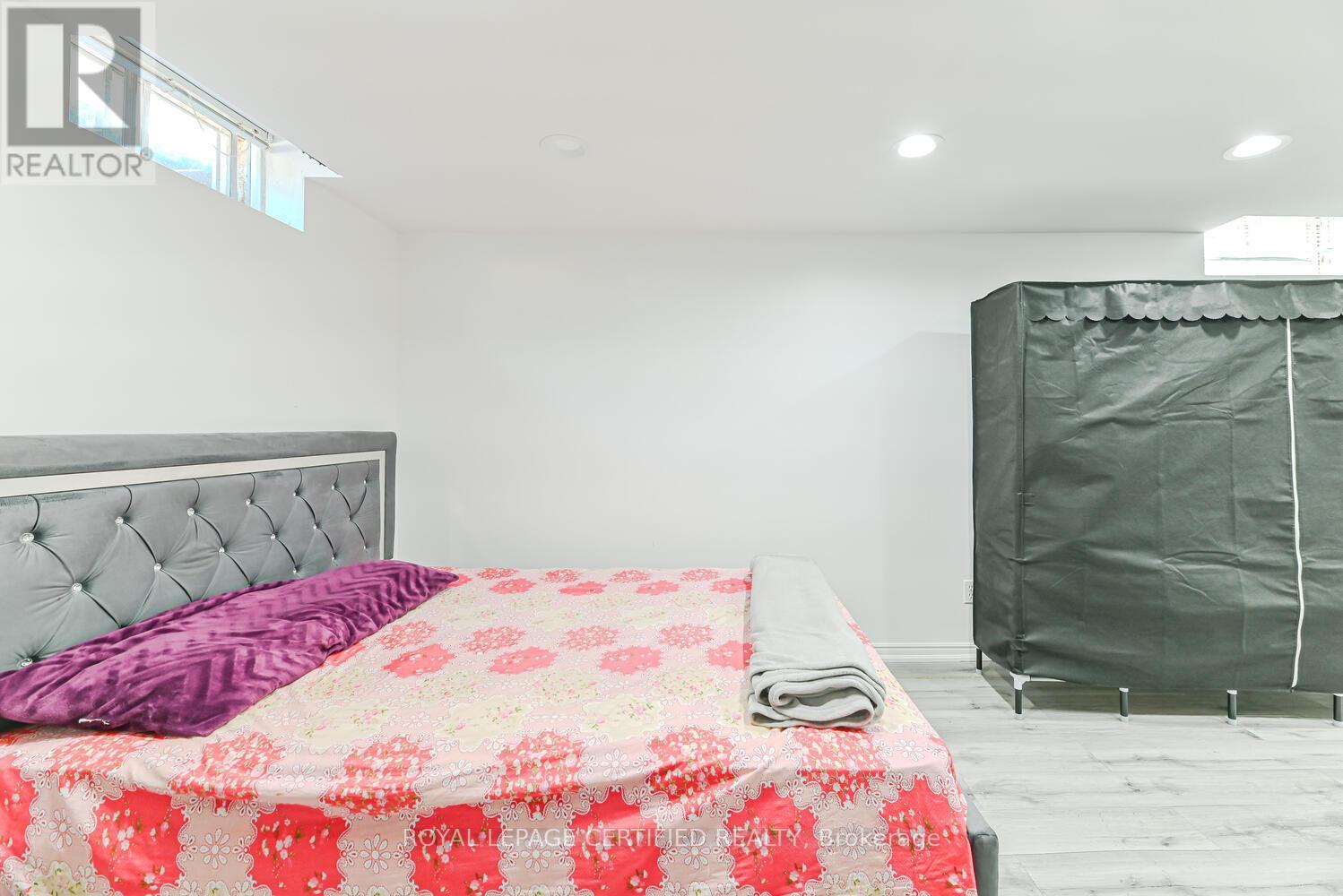 37 Newbridge Crescent, Brampton, Ontario  L6S 4B5 - Photo 41 - W12229038