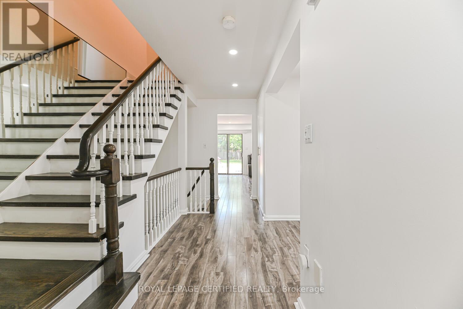 37 Newbridge Crescent, Brampton, Ontario  L6S 4B5 - Photo 6 - W12229038