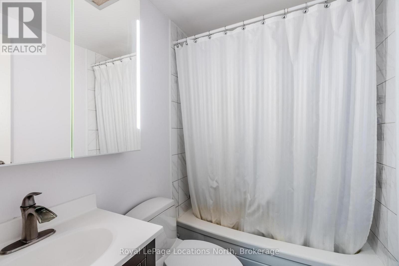38 - 187 Grulke Street, Kitchener, Ontario  N2A 2S6 - Photo 11 - X12414349