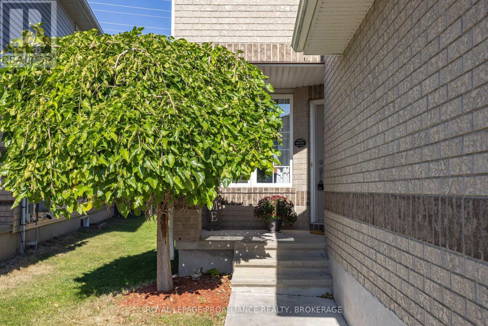 2153 Swanfield Street, Kingston, Ontario  K7M 0A9 - Photo 4 - X12441360