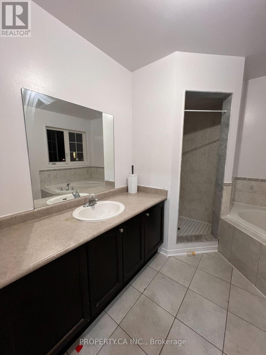 14 Owens Road, Brampton, Ontario  L6X 0S1 - Photo 11 - W12441292