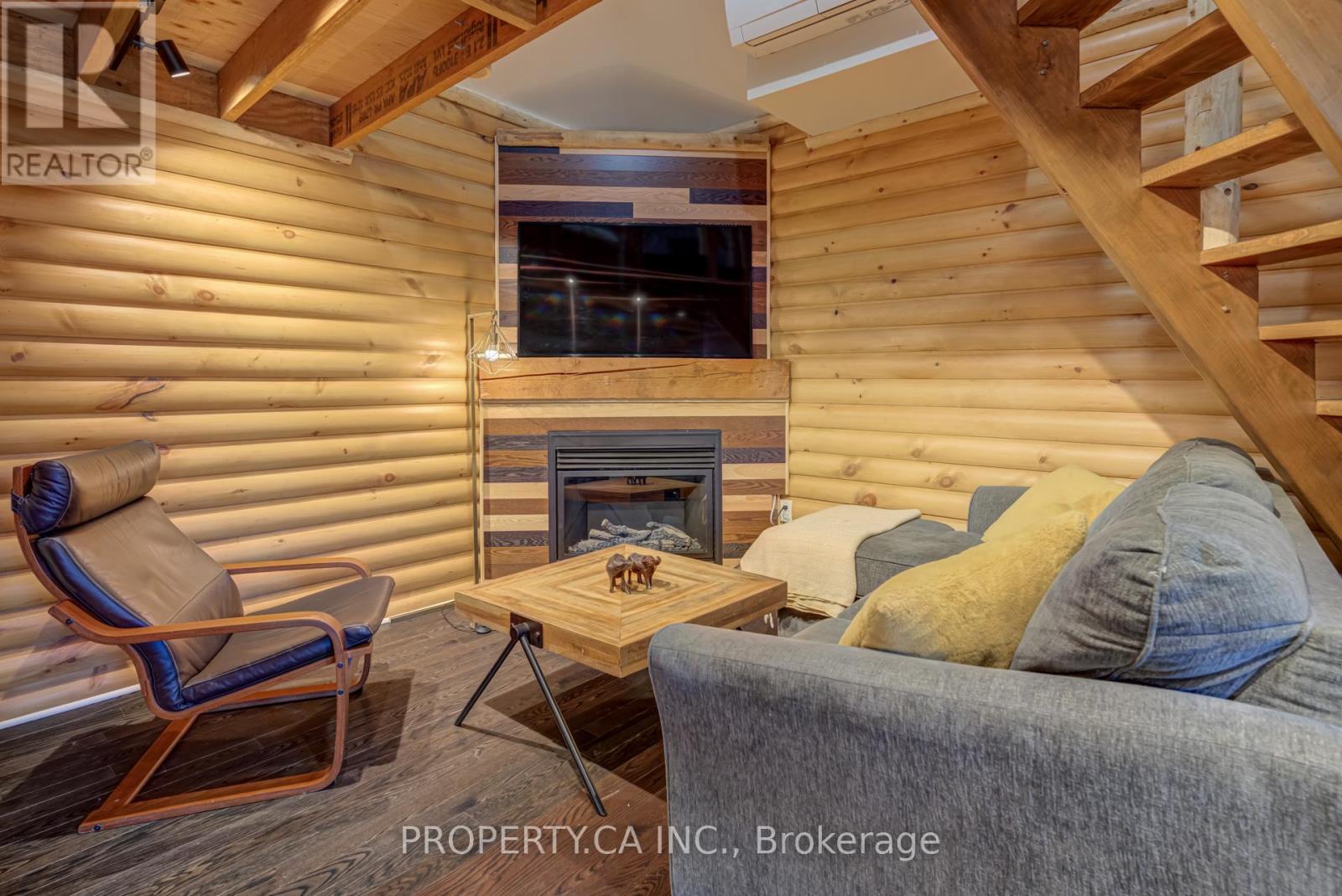 Garden Studio - 38 Royal Street, Toronto, Ontario  M6N 3Z4 - Photo 1 - W12441322