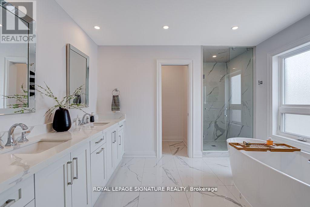 110 Evans Avenue, Toronto, Ontario  M8Z 1H9 - Photo 17 - W12441328