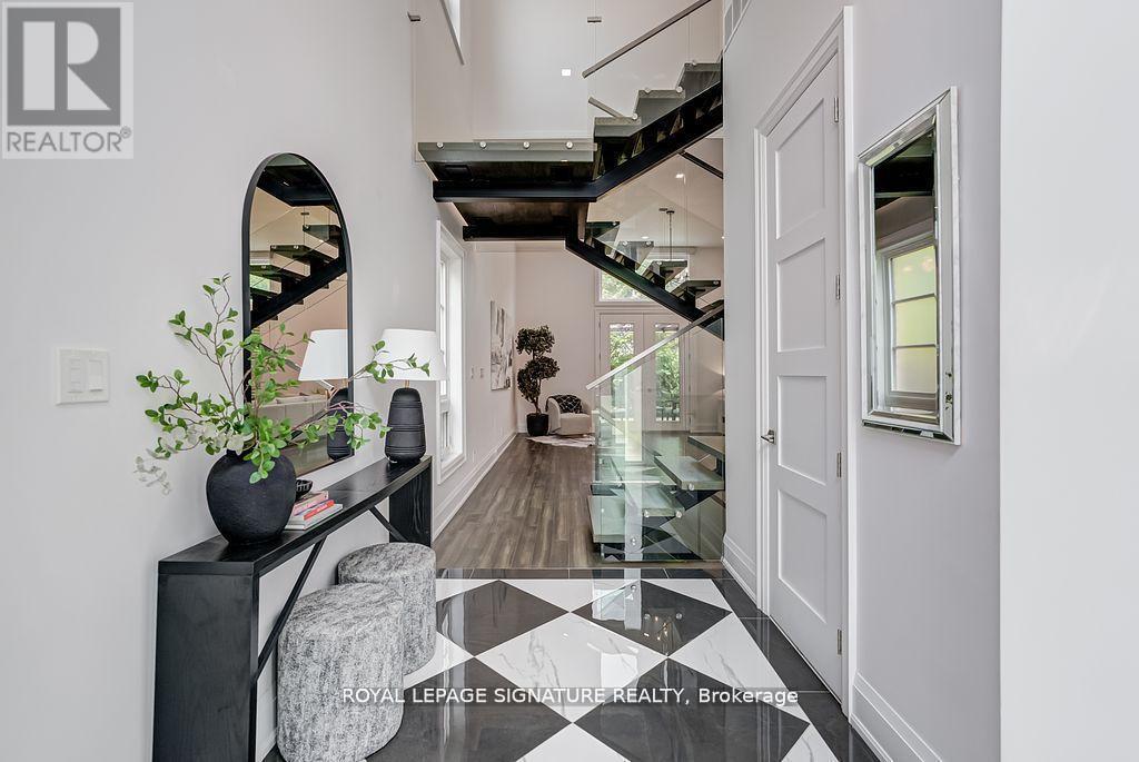 110 Evans Avenue, Toronto, Ontario  M8Z 1H9 - Photo 3 - W12441328