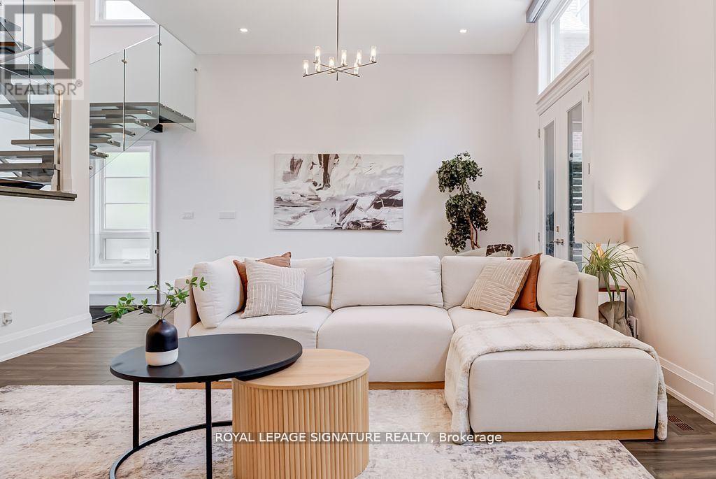 110 Evans Avenue, Toronto, Ontario  M8Z 1H9 - Photo 6 - W12441328
