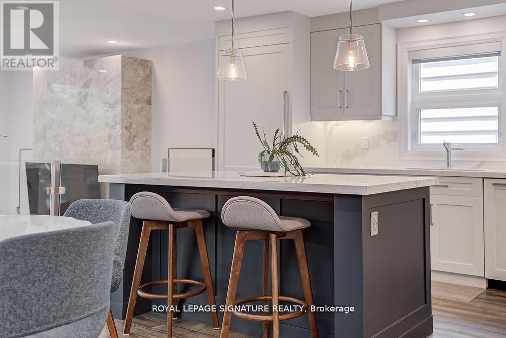 110 Evans Avenue, Toronto, Ontario  M8Z 1H9 - Photo 9 - W12441328