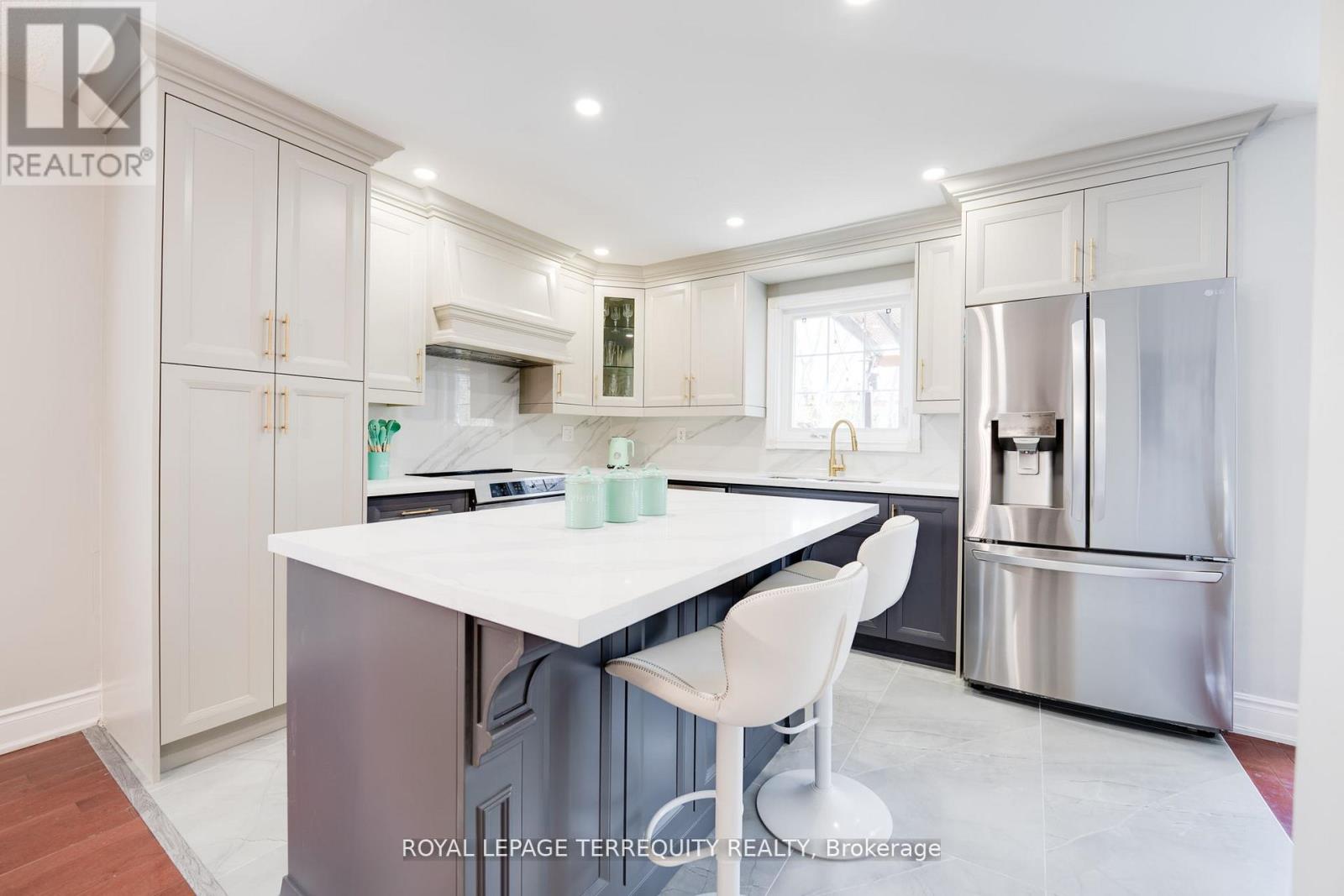 4242 Petersburg Crescent, Mississauga, Ontario  L4Z 2T3 - Photo 11 - W12441329