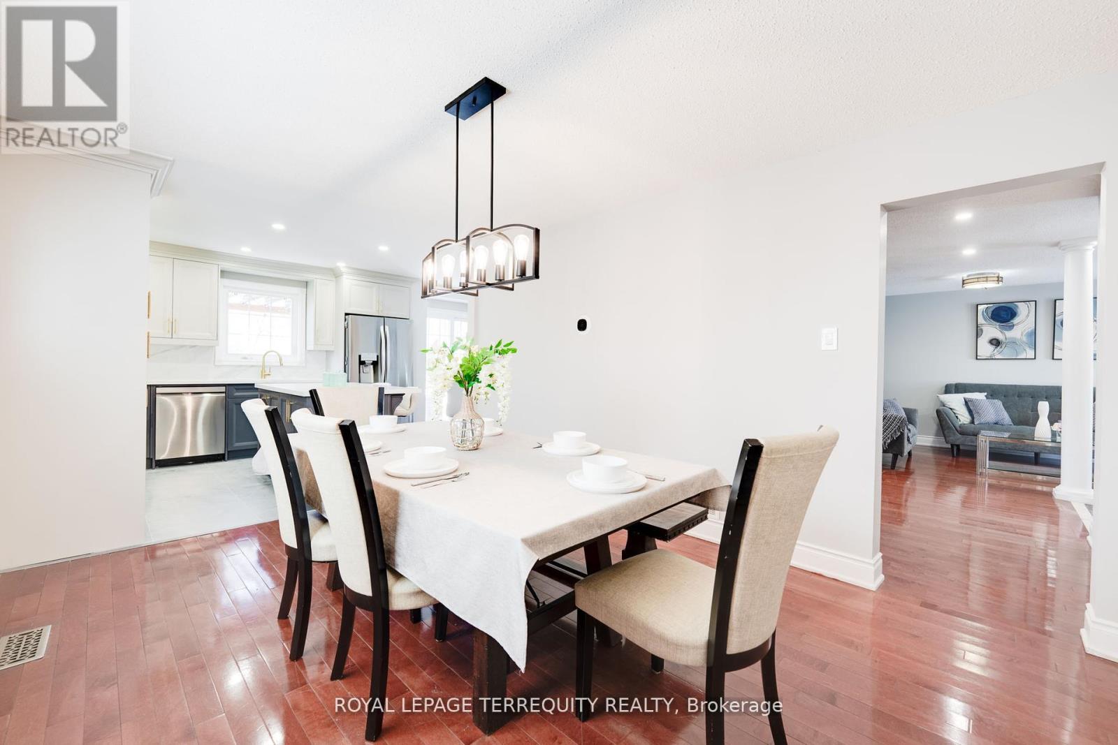 4242 Petersburg Crescent, Mississauga, Ontario  L4Z 2T3 - Photo 13 - W12441329