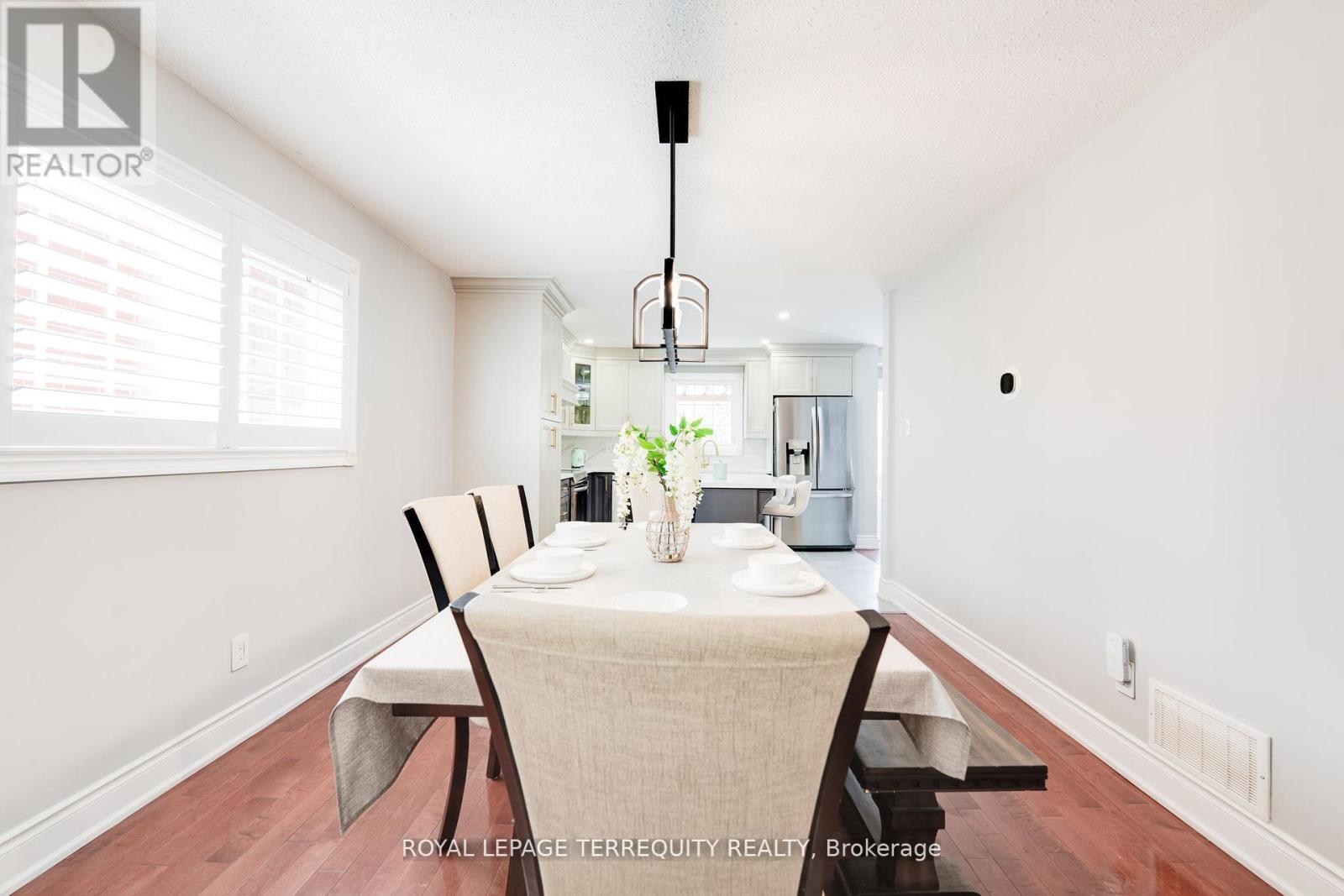 4242 Petersburg Crescent, Mississauga, Ontario  L4Z 2T3 - Photo 14 - W12441329