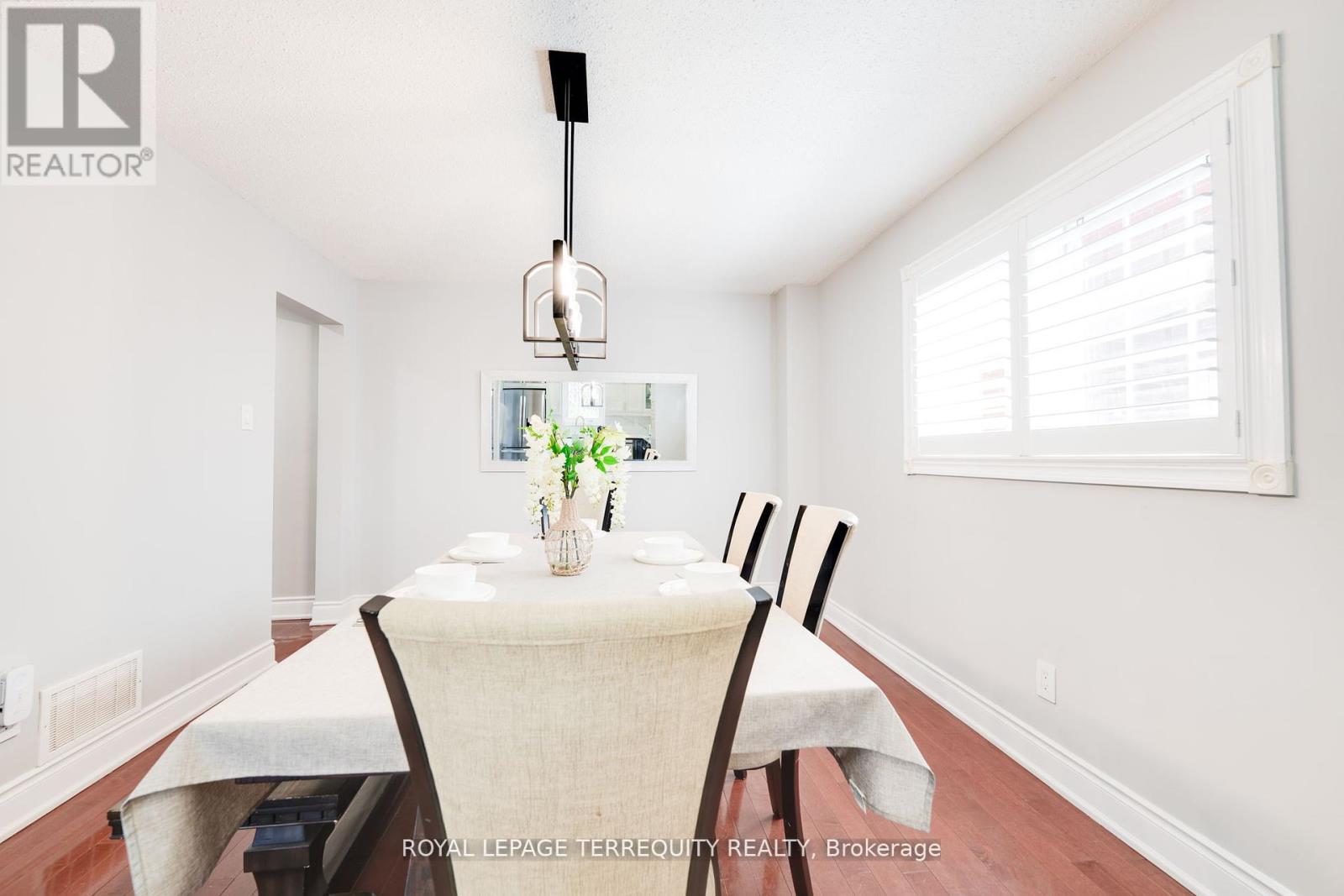 4242 Petersburg Crescent, Mississauga, Ontario  L4Z 2T3 - Photo 15 - W12441329