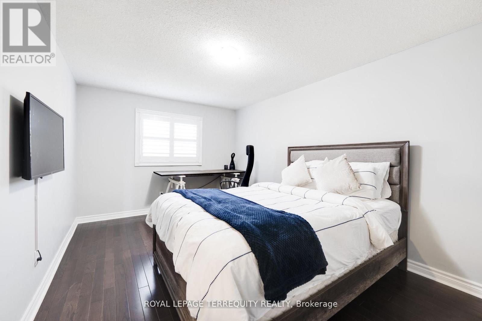 4242 Petersburg Crescent, Mississauga, Ontario  L4Z 2T3 - Photo 17 - W12441329
