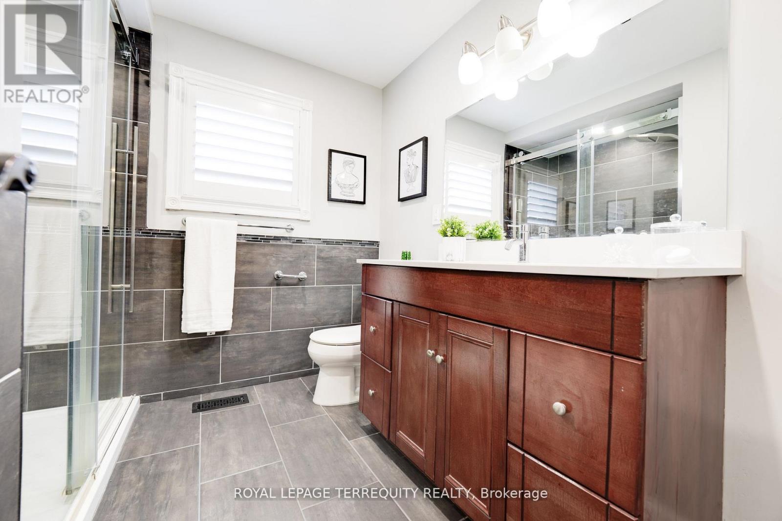 4242 Petersburg Crescent, Mississauga, Ontario  L4Z 2T3 - Photo 18 - W12441329