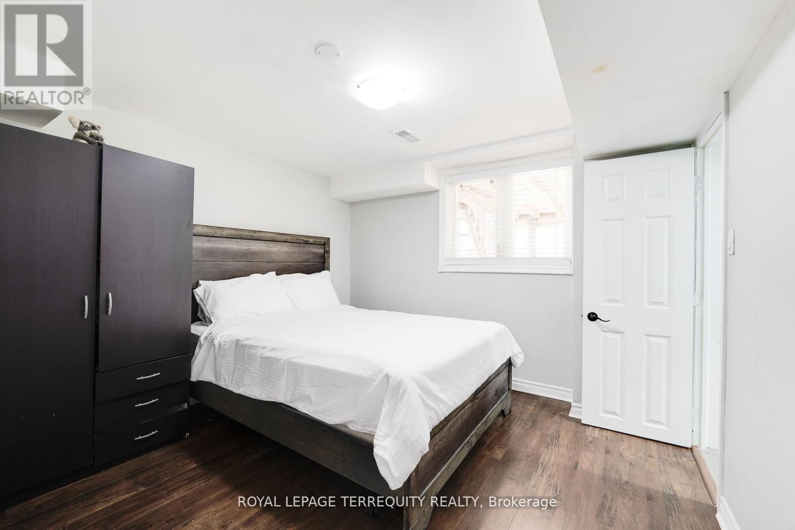 4242 Petersburg Crescent, Mississauga, Ontario  L4Z 2T3 - Photo 27 - W12441329