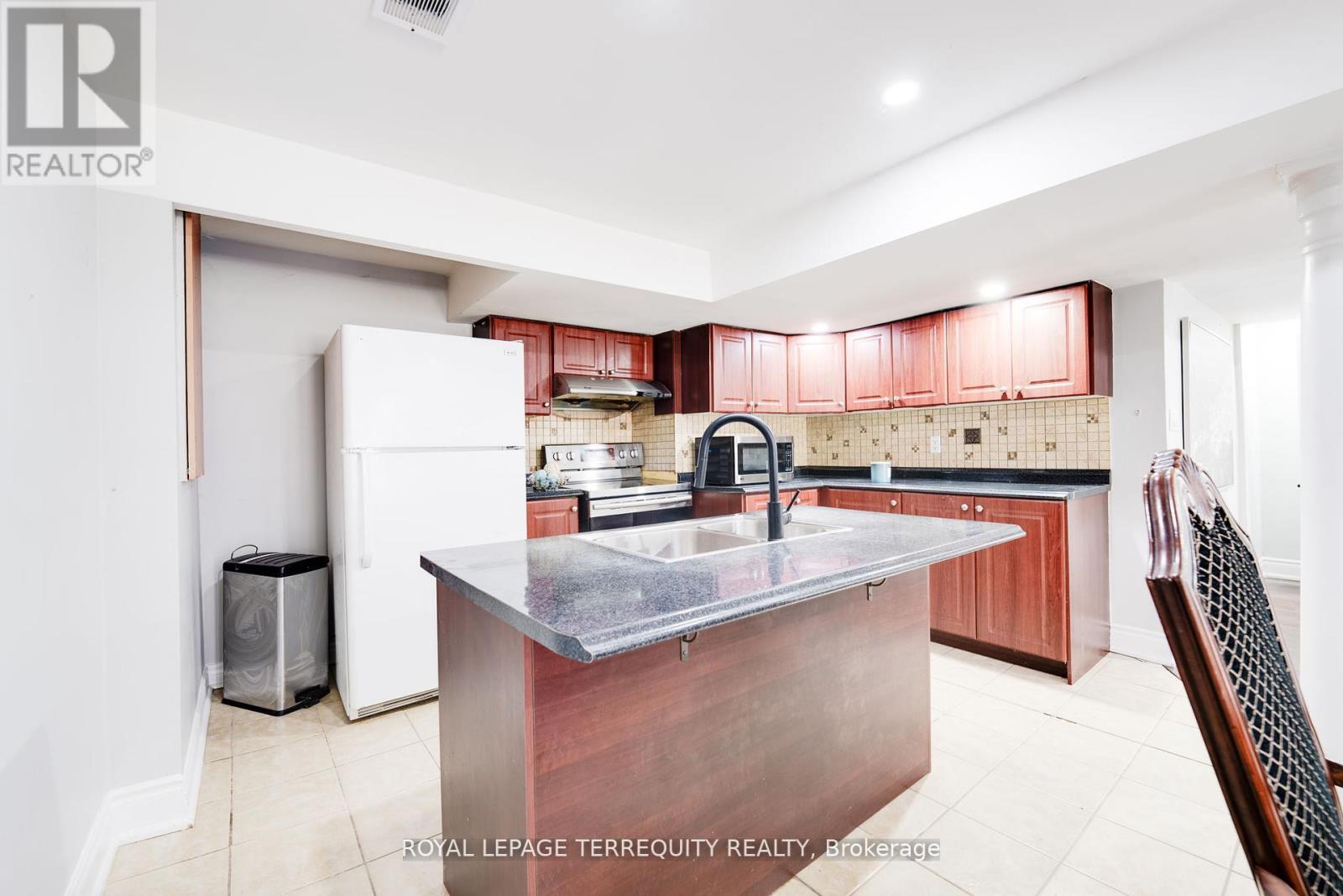 4242 Petersburg Crescent, Mississauga, Ontario  L4Z 2T3 - Photo 31 - W12441329