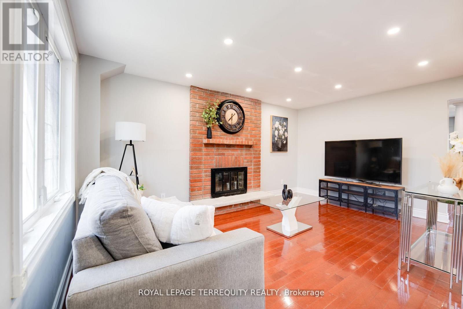 4242 Petersburg Crescent, Mississauga, Ontario  L4Z 2T3 - Photo 7 - W12441329