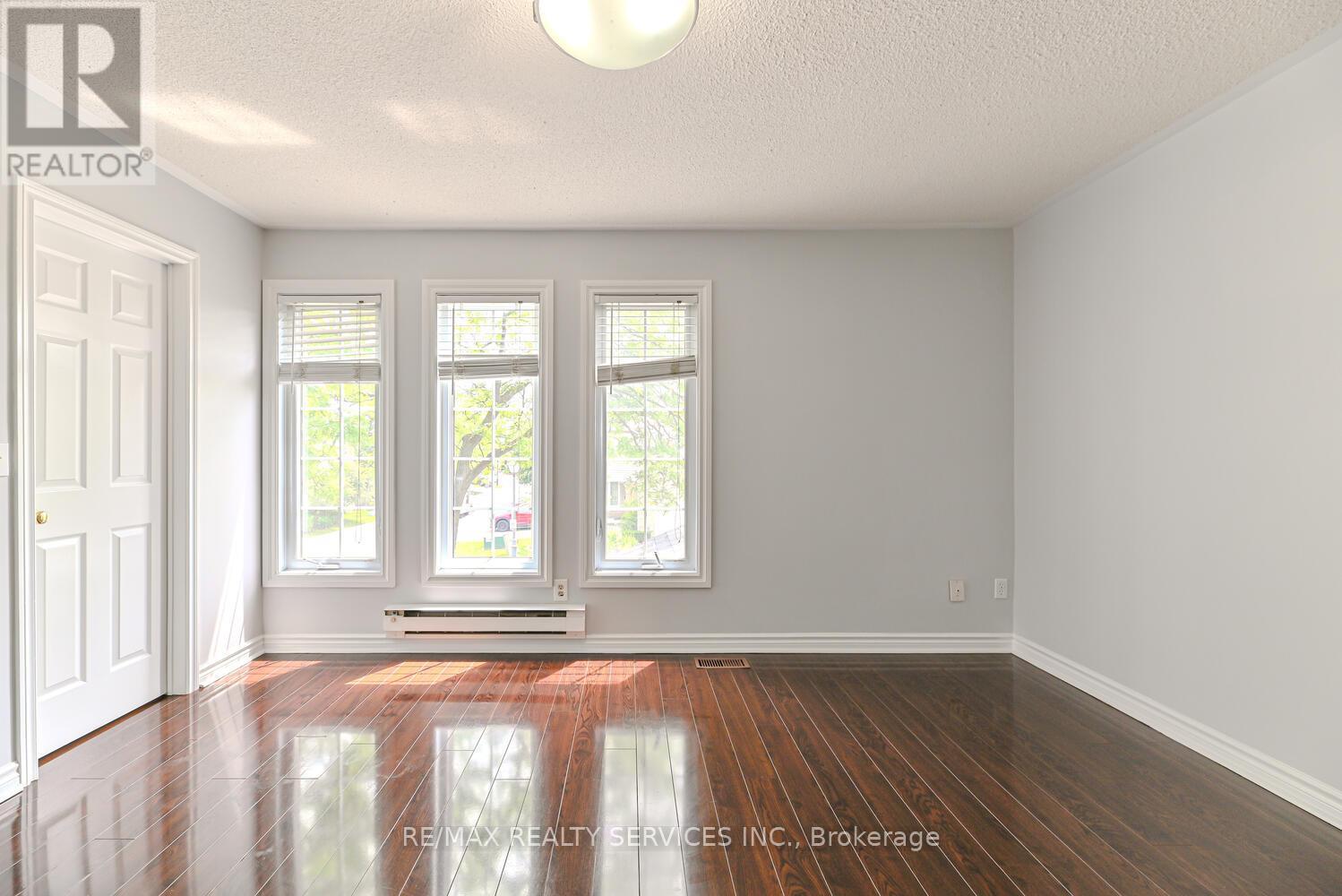 6 - 110 Heathcliffe Square, Brampton, Ontario  L6S 5R1 - Photo 19 - W12441346
