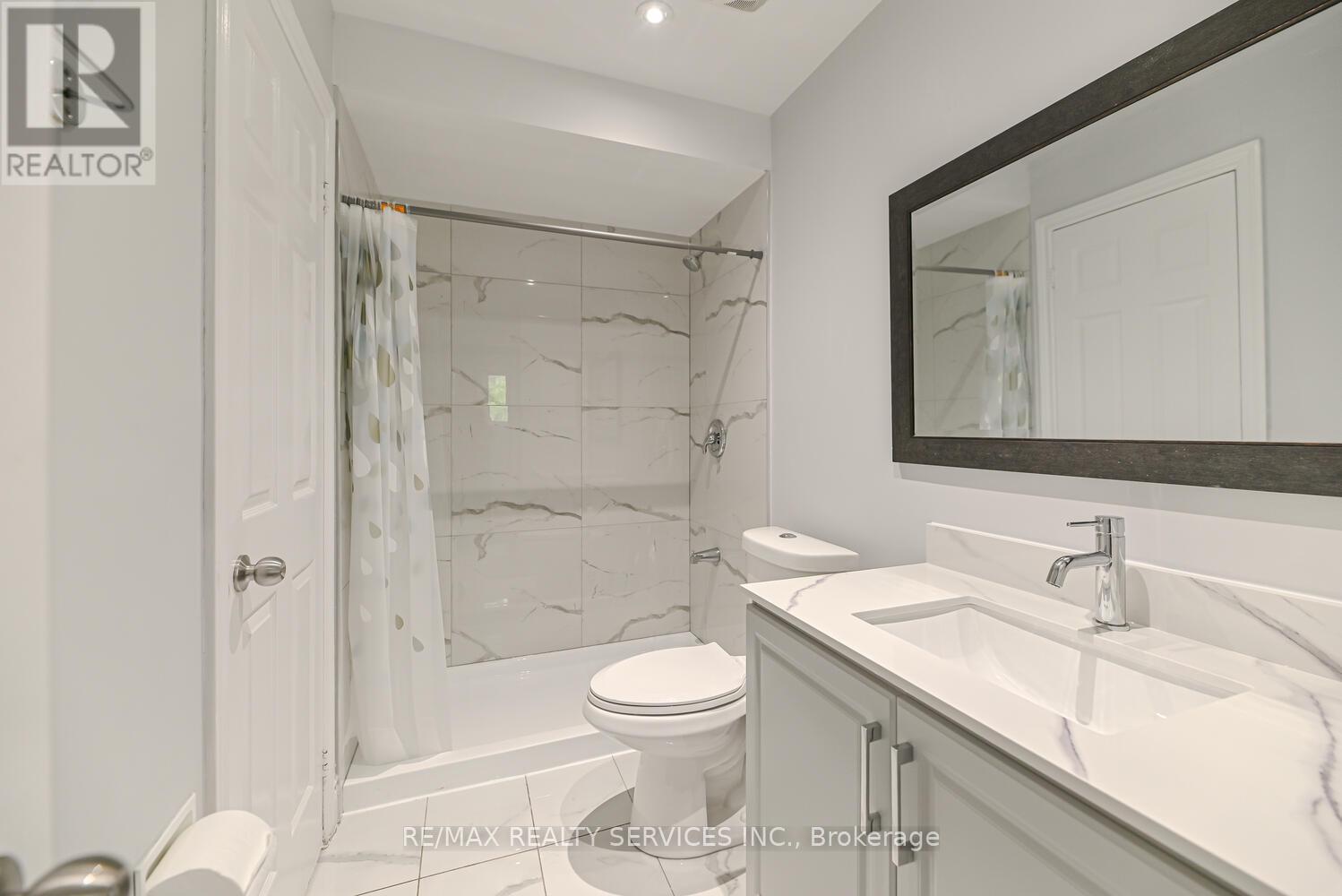 6 - 110 Heathcliffe Square, Brampton, Ontario  L6S 5R1 - Photo 25 - W12441346