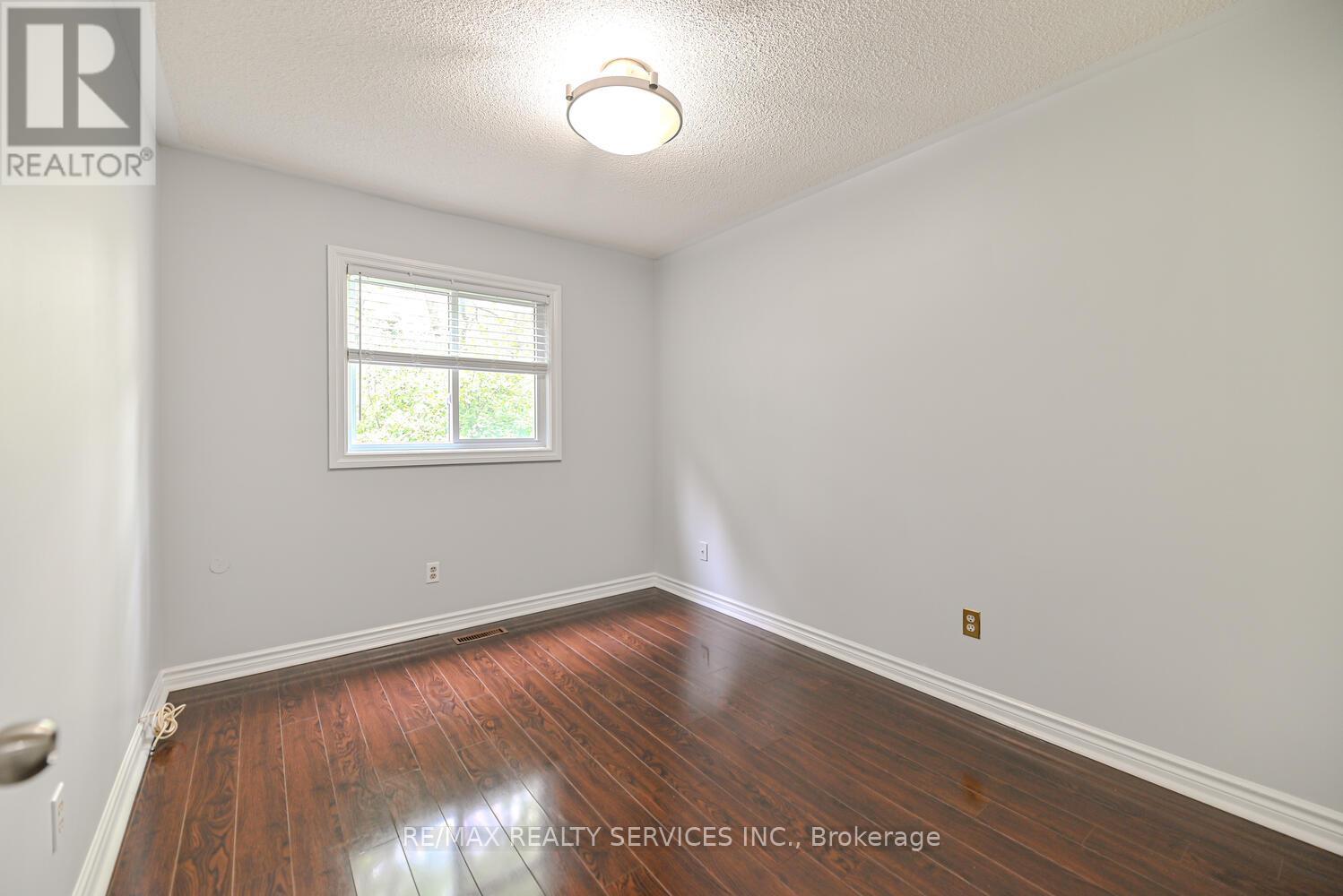 6 - 110 Heathcliffe Square, Brampton, Ontario  L6S 5R1 - Photo 26 - W12441346