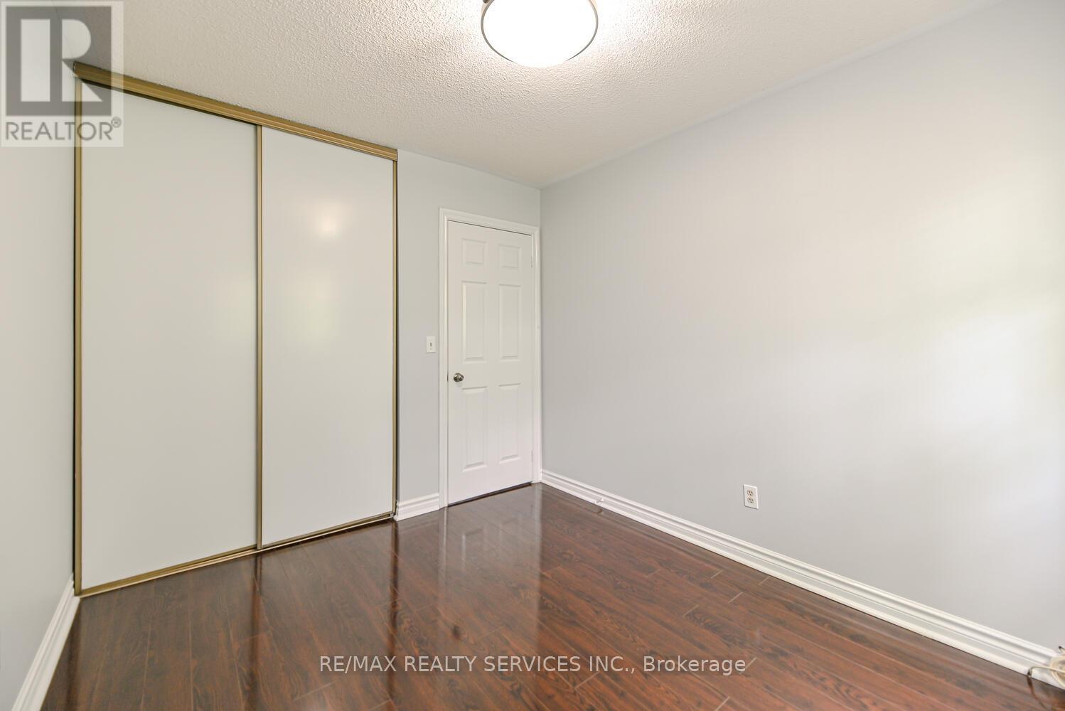 6 - 110 Heathcliffe Square, Brampton, Ontario  L6S 5R1 - Photo 29 - W12441346