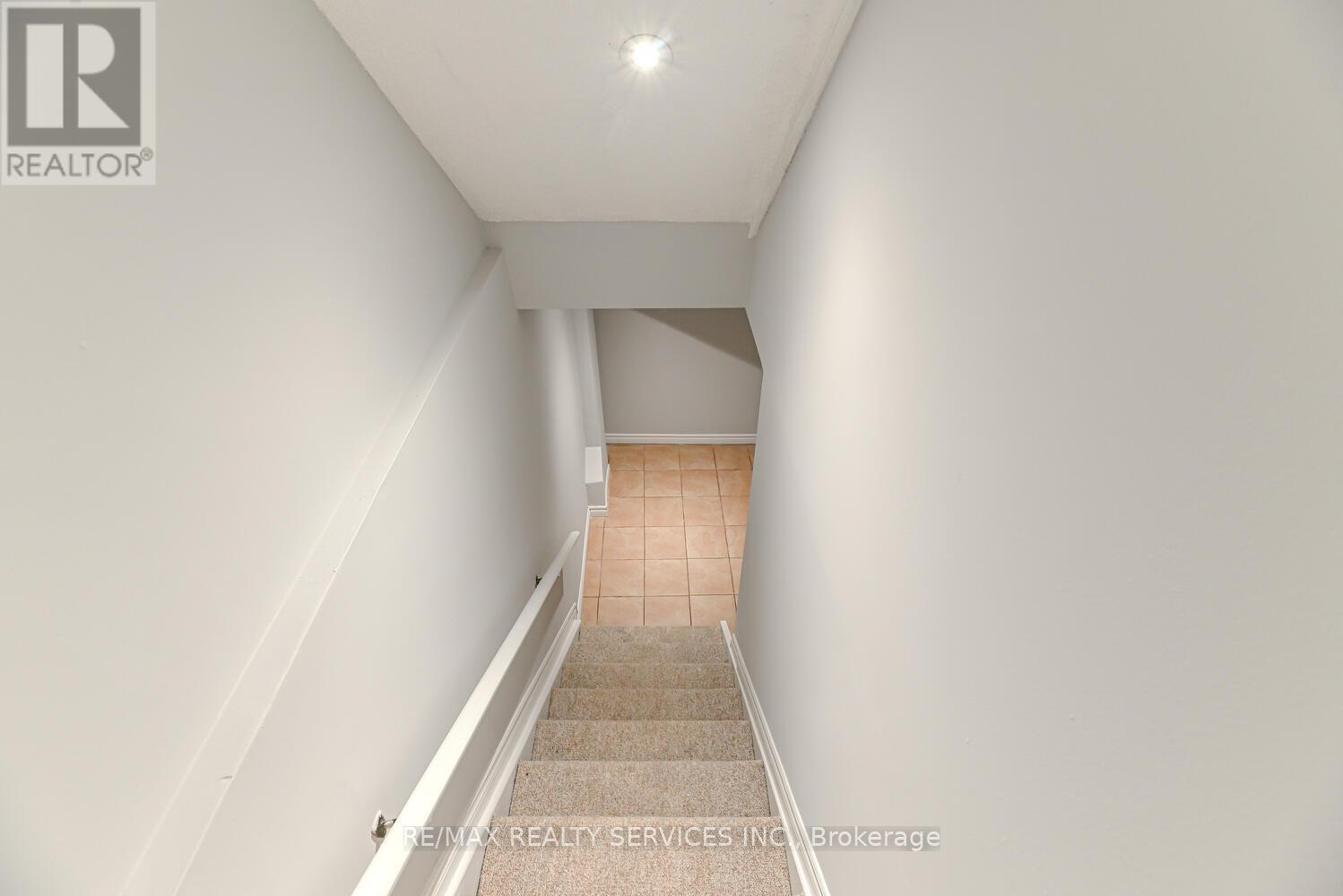 6 - 110 Heathcliffe Square, Brampton, Ontario  L6S 5R1 - Photo 35 - W12441346