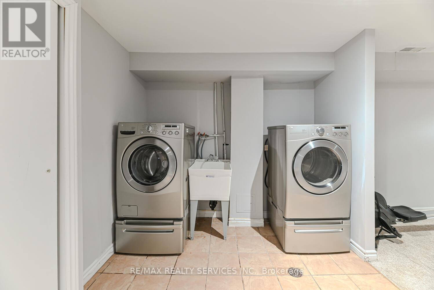 6 - 110 Heathcliffe Square, Brampton, Ontario  L6S 5R1 - Photo 43 - W12441346