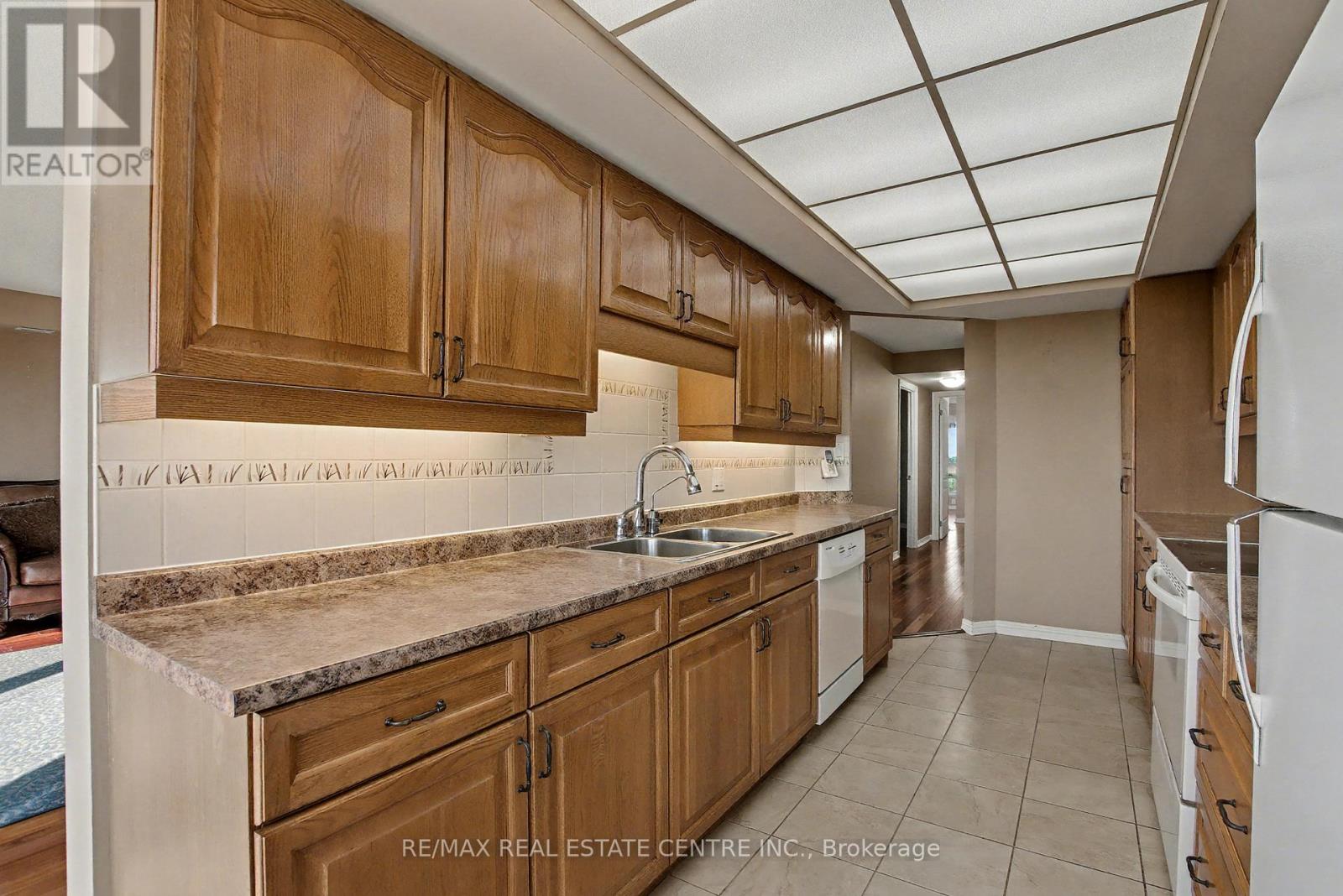 1801 - 190 Hespeler Road, Cambridge, Ontario  N1R 8B8 - Photo 16 - X12441365
