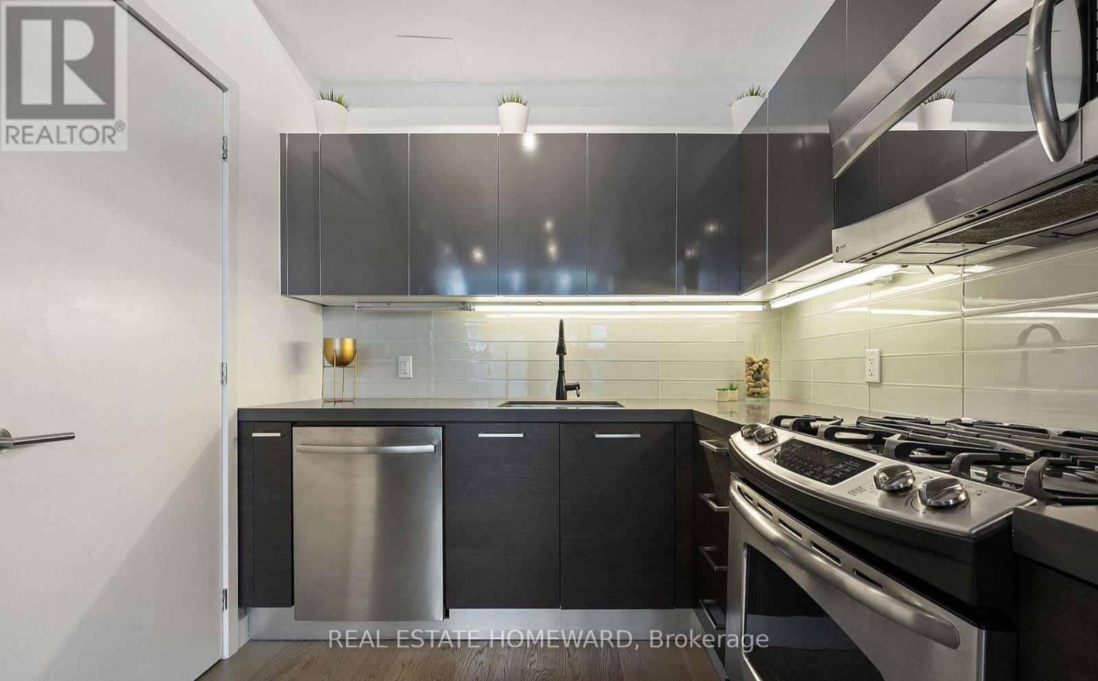 Th9 - 25 Stafford Street, Toronto, Ontario  M5V 0G3 - Photo 6 - C12441366