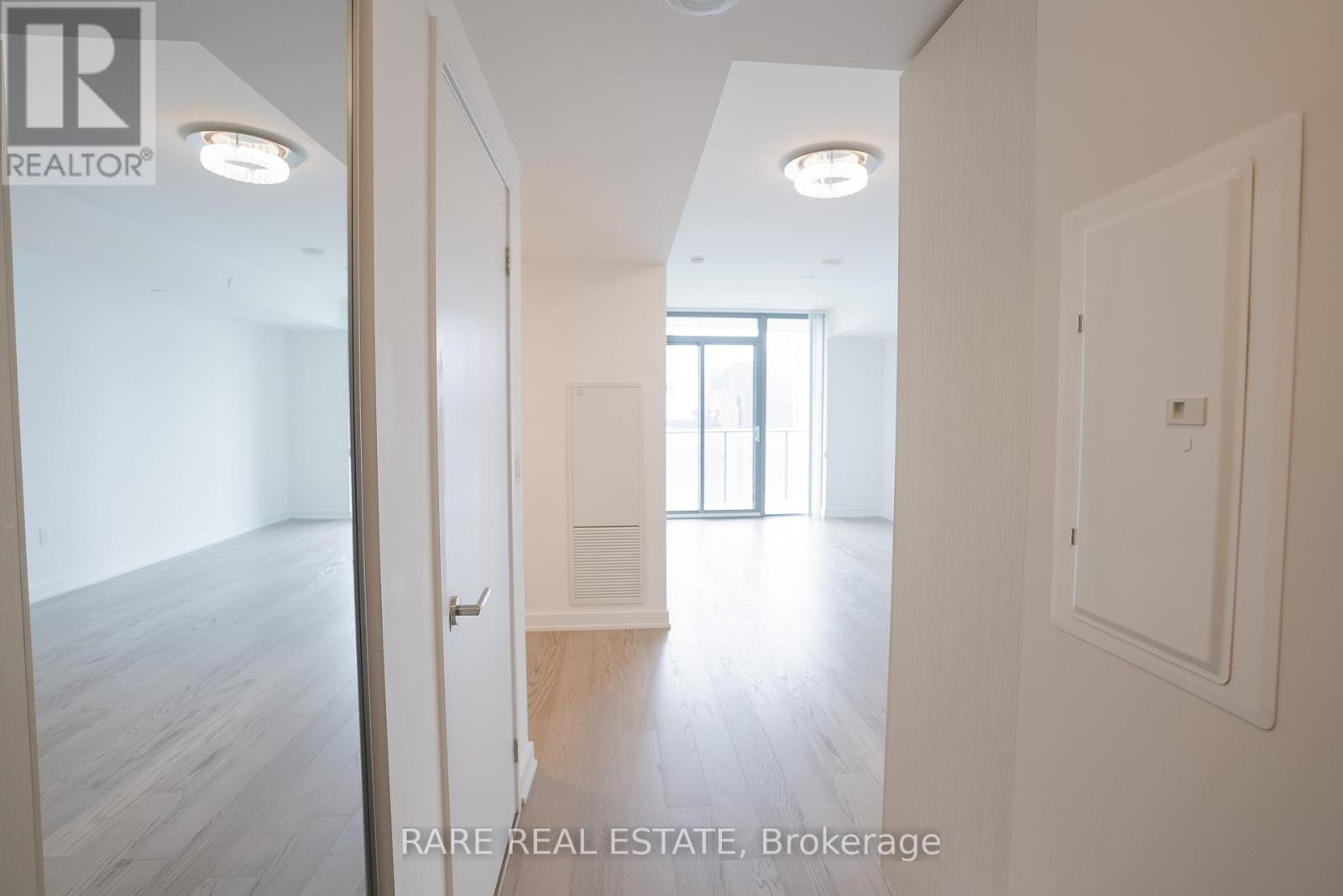 2703 - 11 Wellesley Street W, Toronto, Ontario  M4Y 0G4 - Photo 3 - C12441369