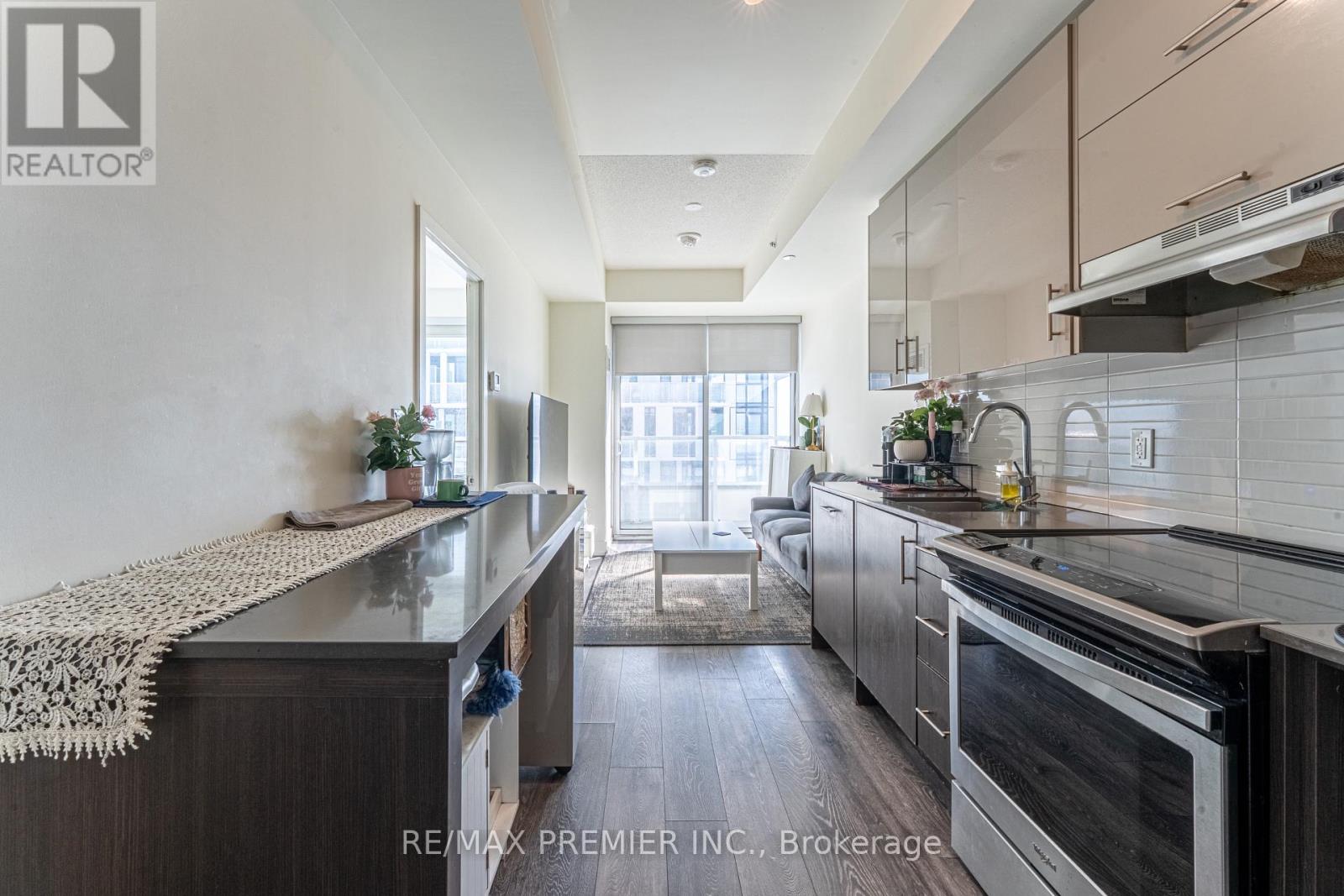 1511 - 180 Fairview Mall Drive, Toronto, Ontario  M2J 0G4 - Photo 2 - C12441381