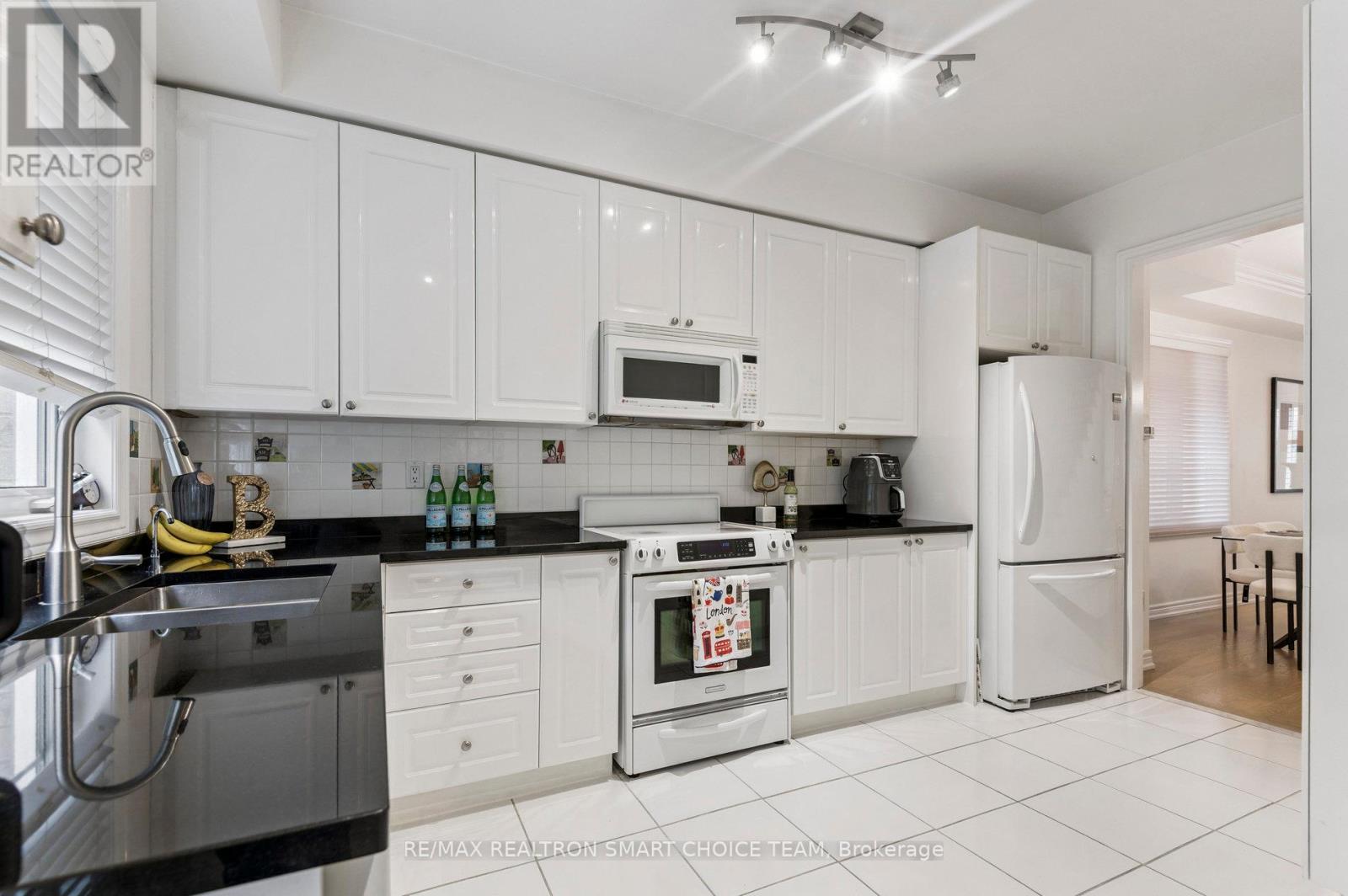 12 - 34 Mcbride Lane, Toronto (Willowdale West), Ontario  M2N 7B8 - Photo 15 - C12441395